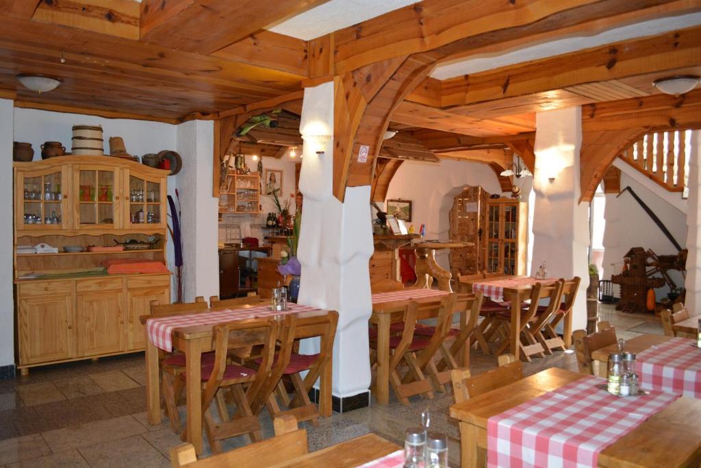 Pansion & Restoran Winnetou Penzion 3*